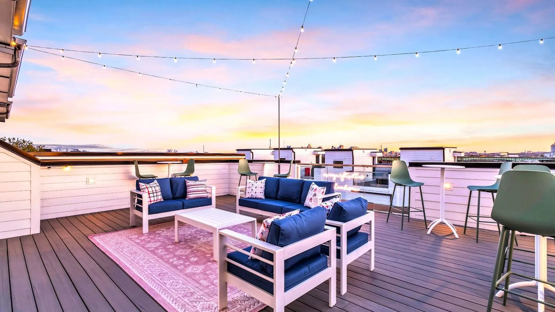 New Nash Eras - 15 Beds - Hot Tub On Rooftop Deck Nashville