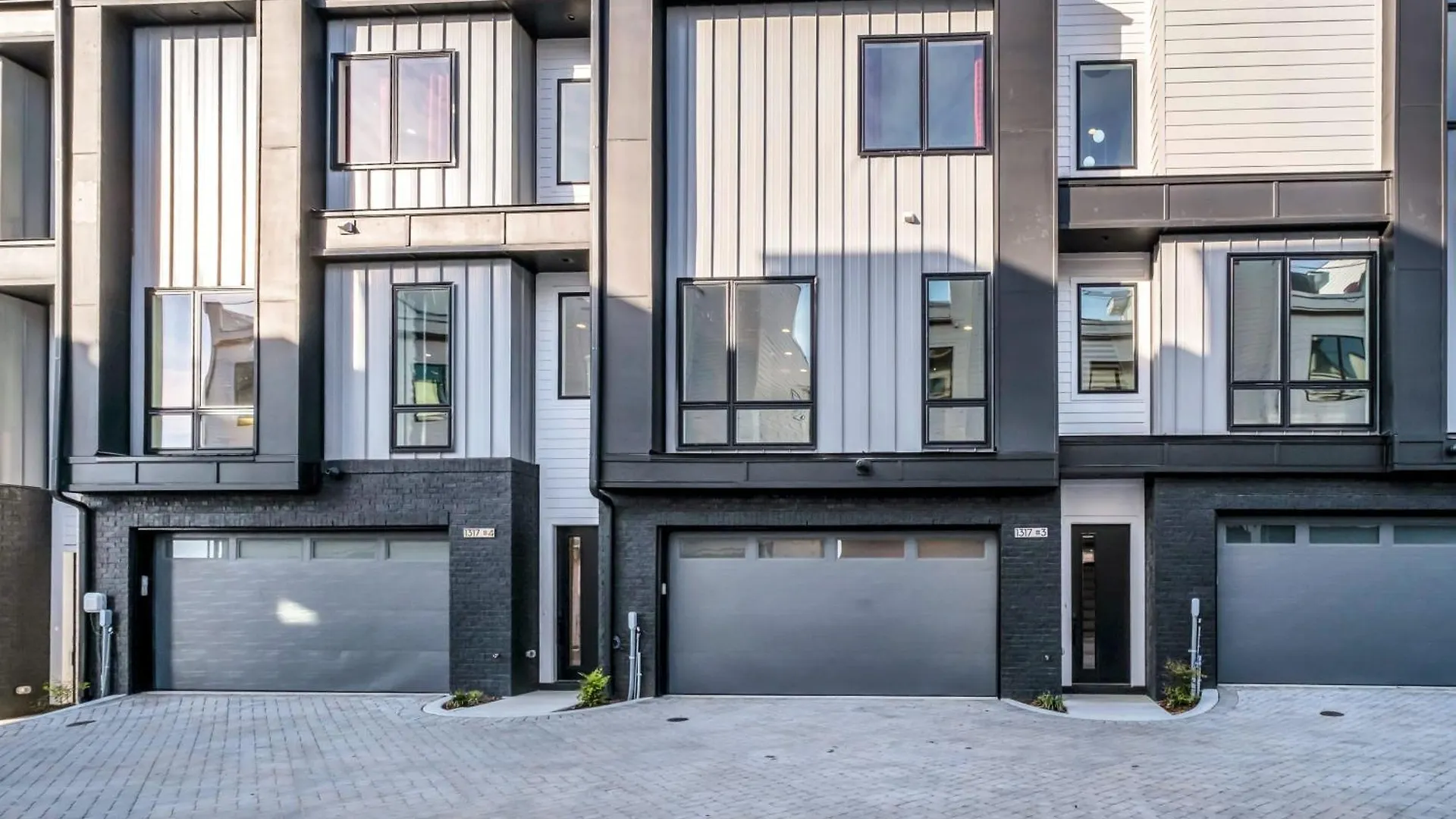 New Nash Eras - 15 Beds - Hot Tub On Rooftop Deck Nashville 0*,  United States